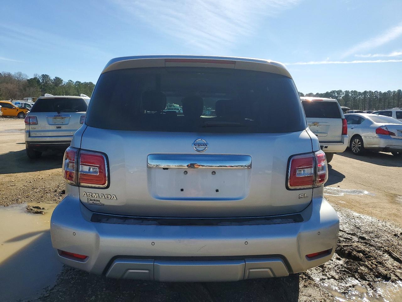 Nissan Armada Sv