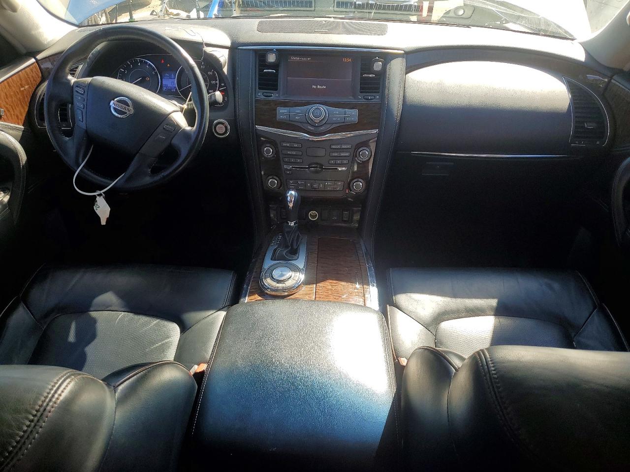 Nissan Armada Sv