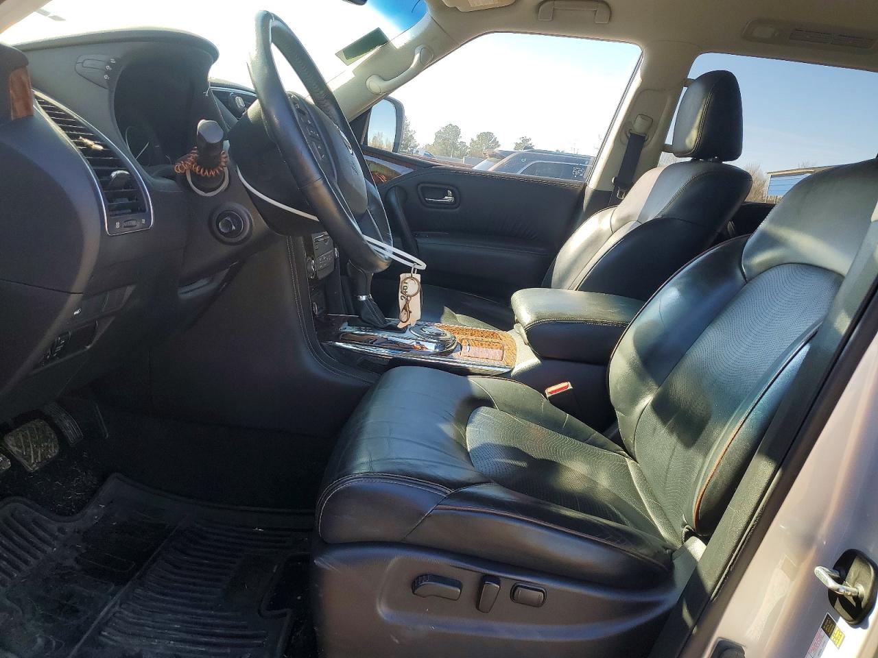 Nissan Armada Sv