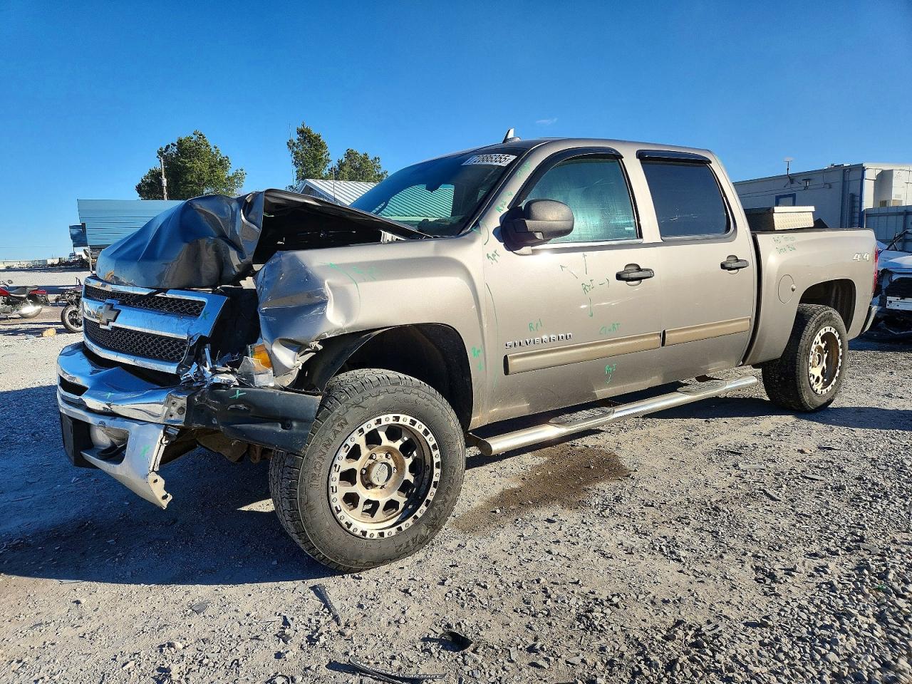 Salvage Chevrolet Silverado Image