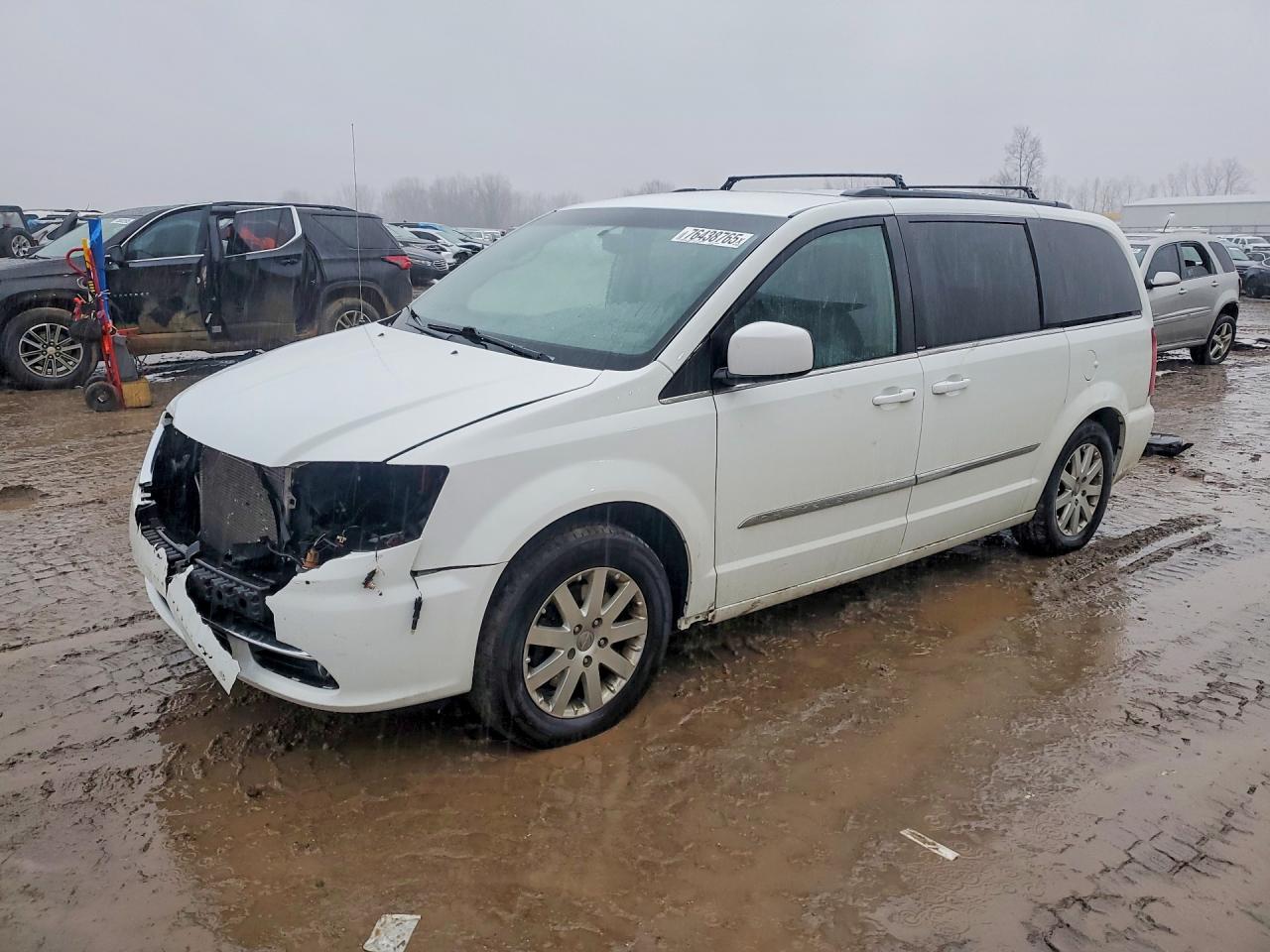 Salvage Chrysler Minivan Image