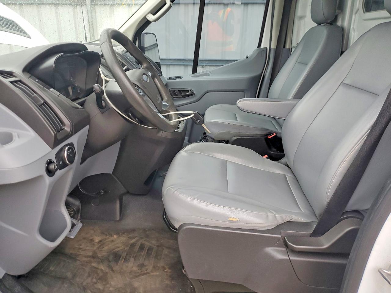 Ford Transit T-250