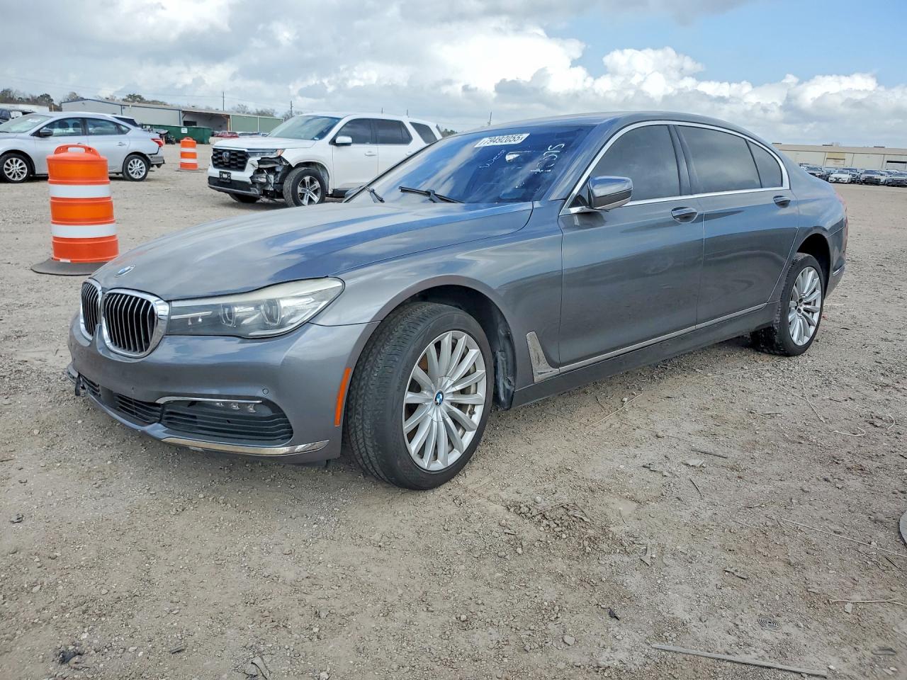 Salvage BMW 7 Series Image