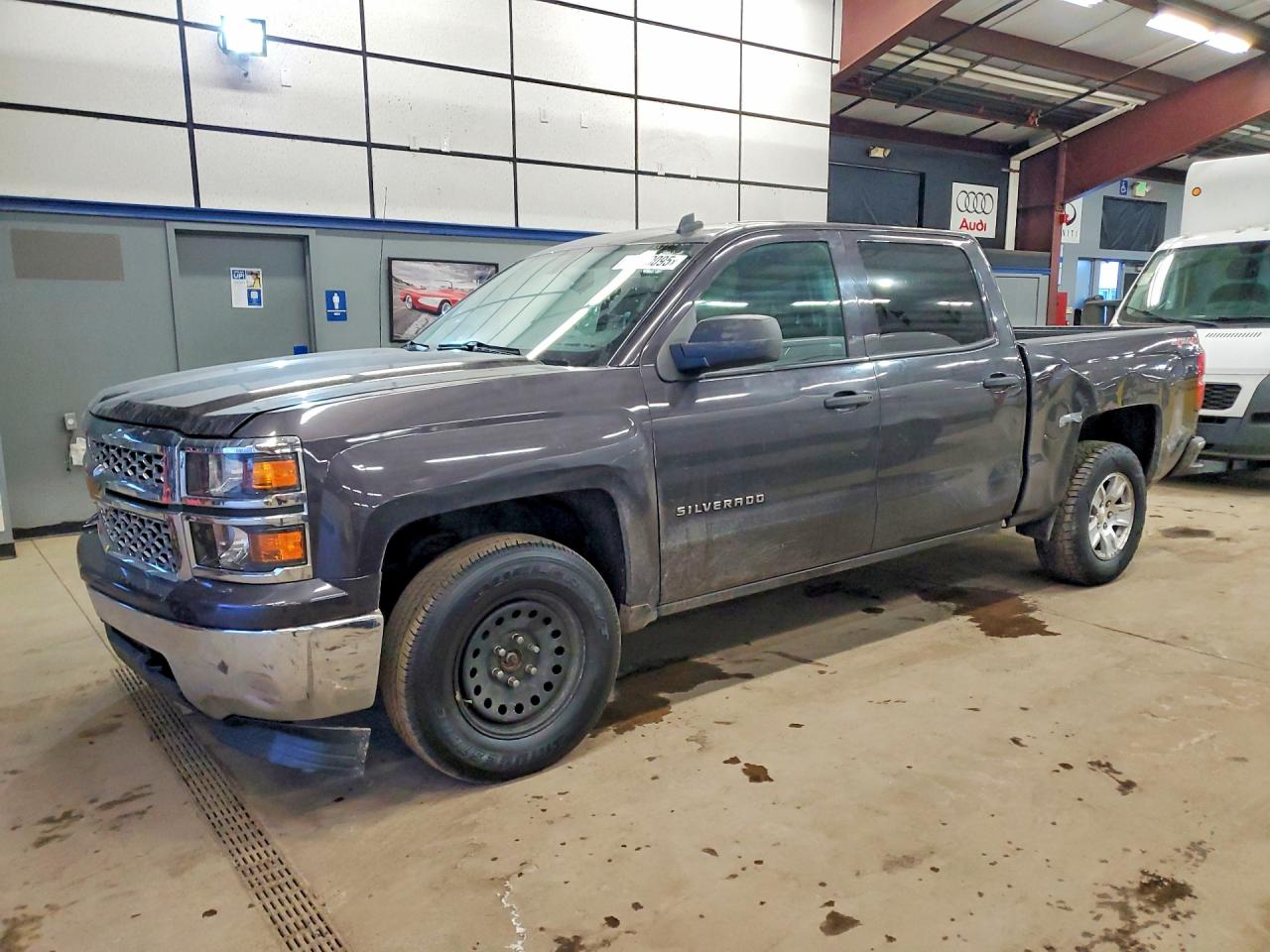 Salvage Chevrolet Silverado Image