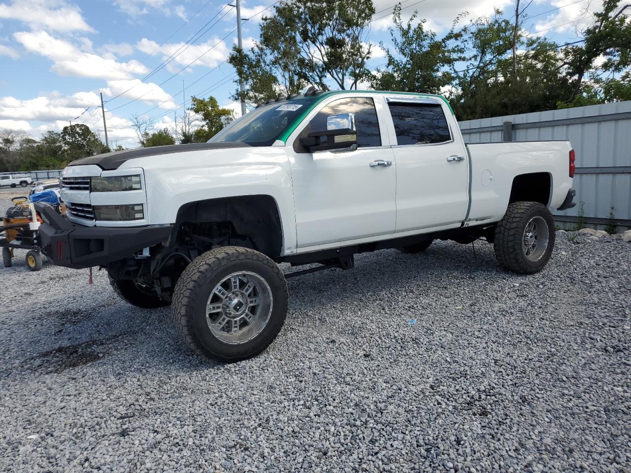 Salvage Chevrolet Silverado Image
