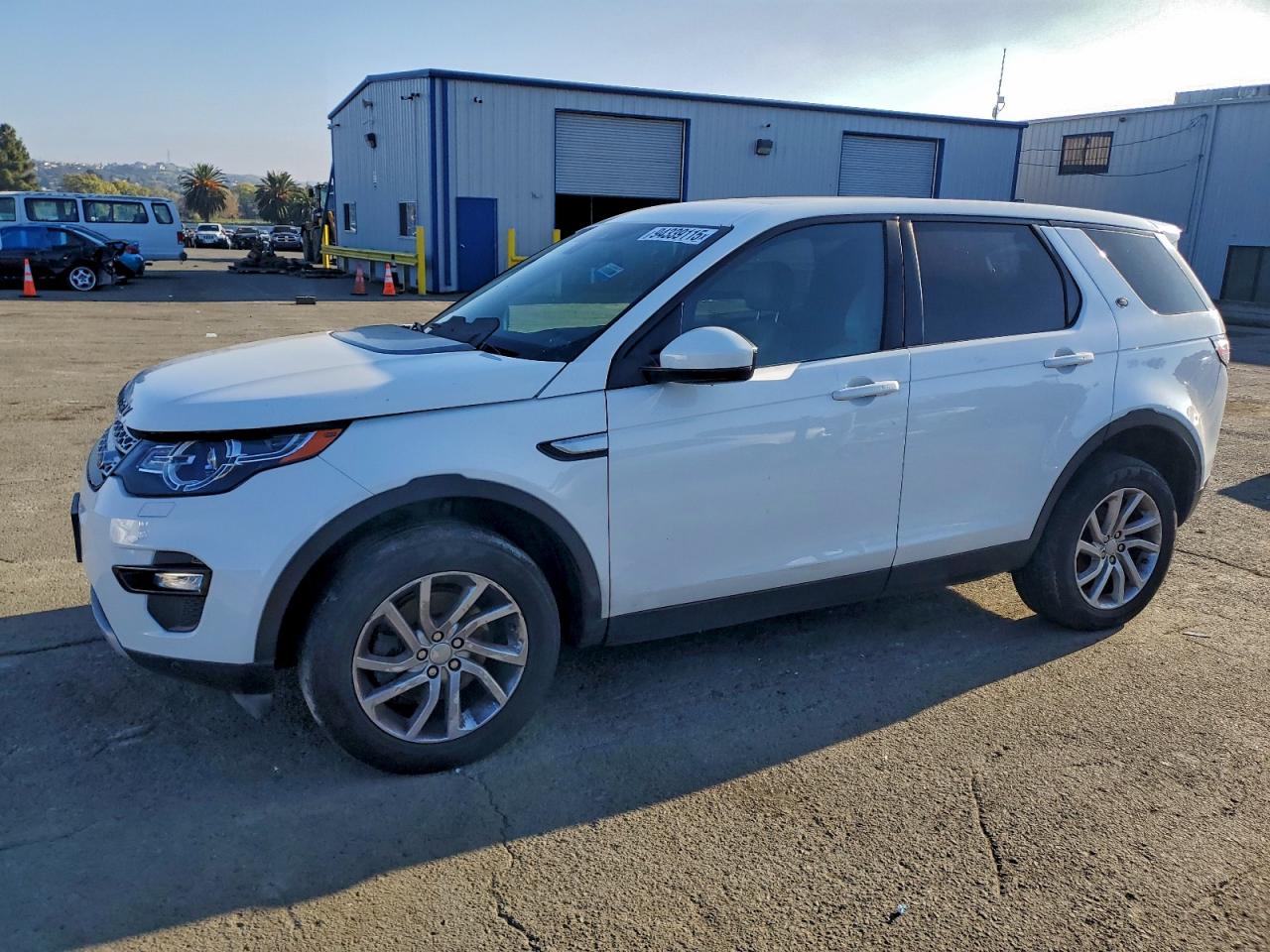 Salvage Land Rover Discovery Image