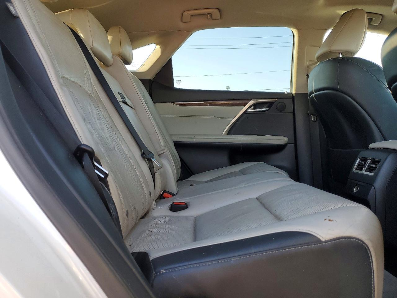 Lexus RX Base