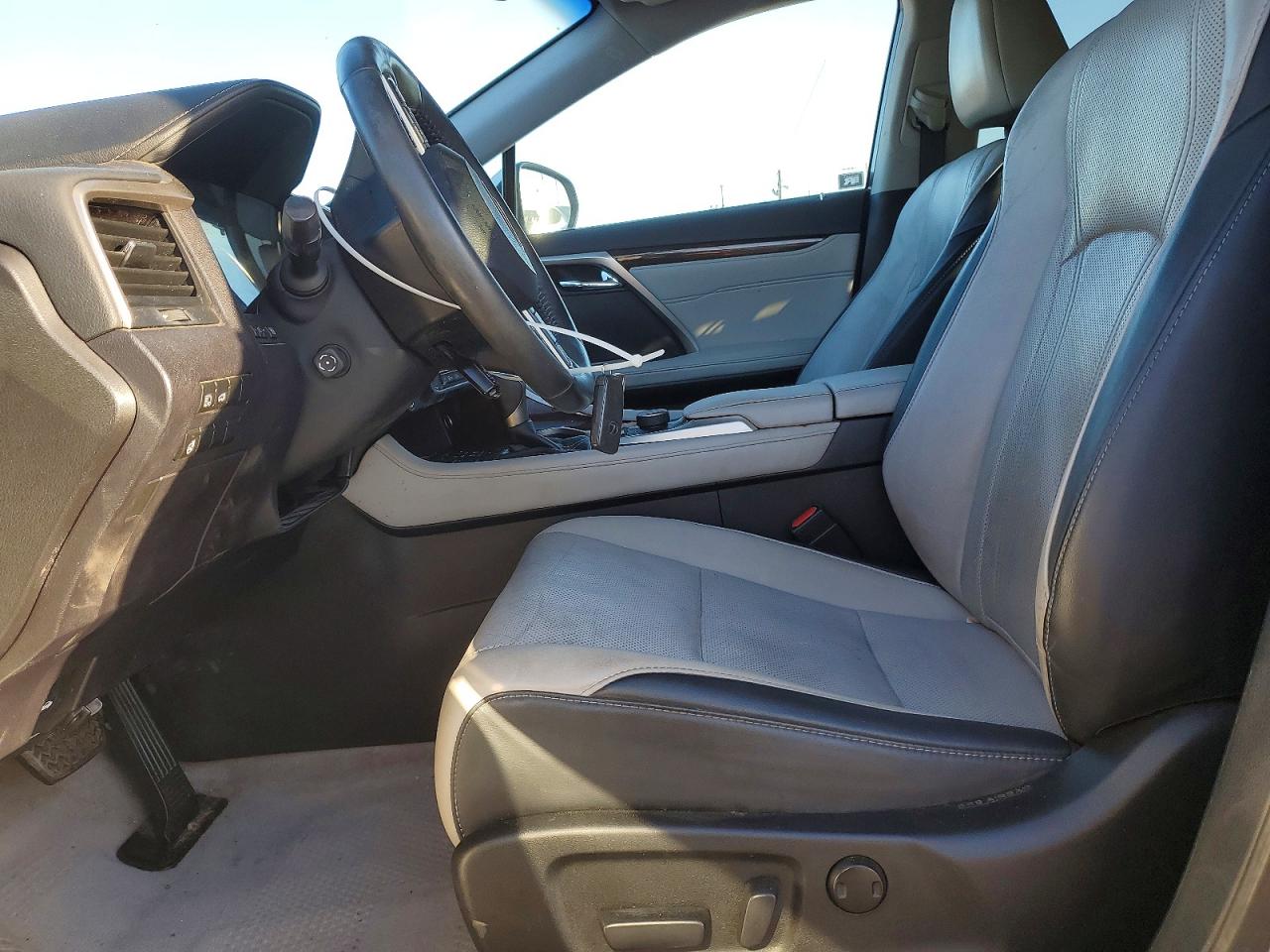 Lexus RX Base