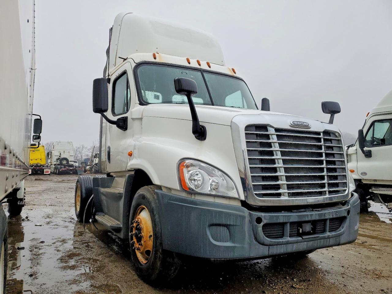 Salvage Freightliner Cascadia 1 Image