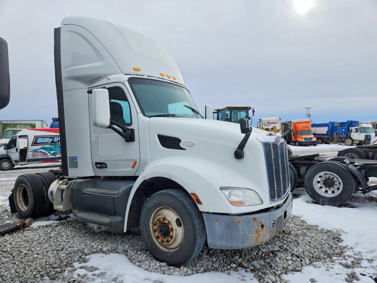 Salvage Peterbilt 579 Image
