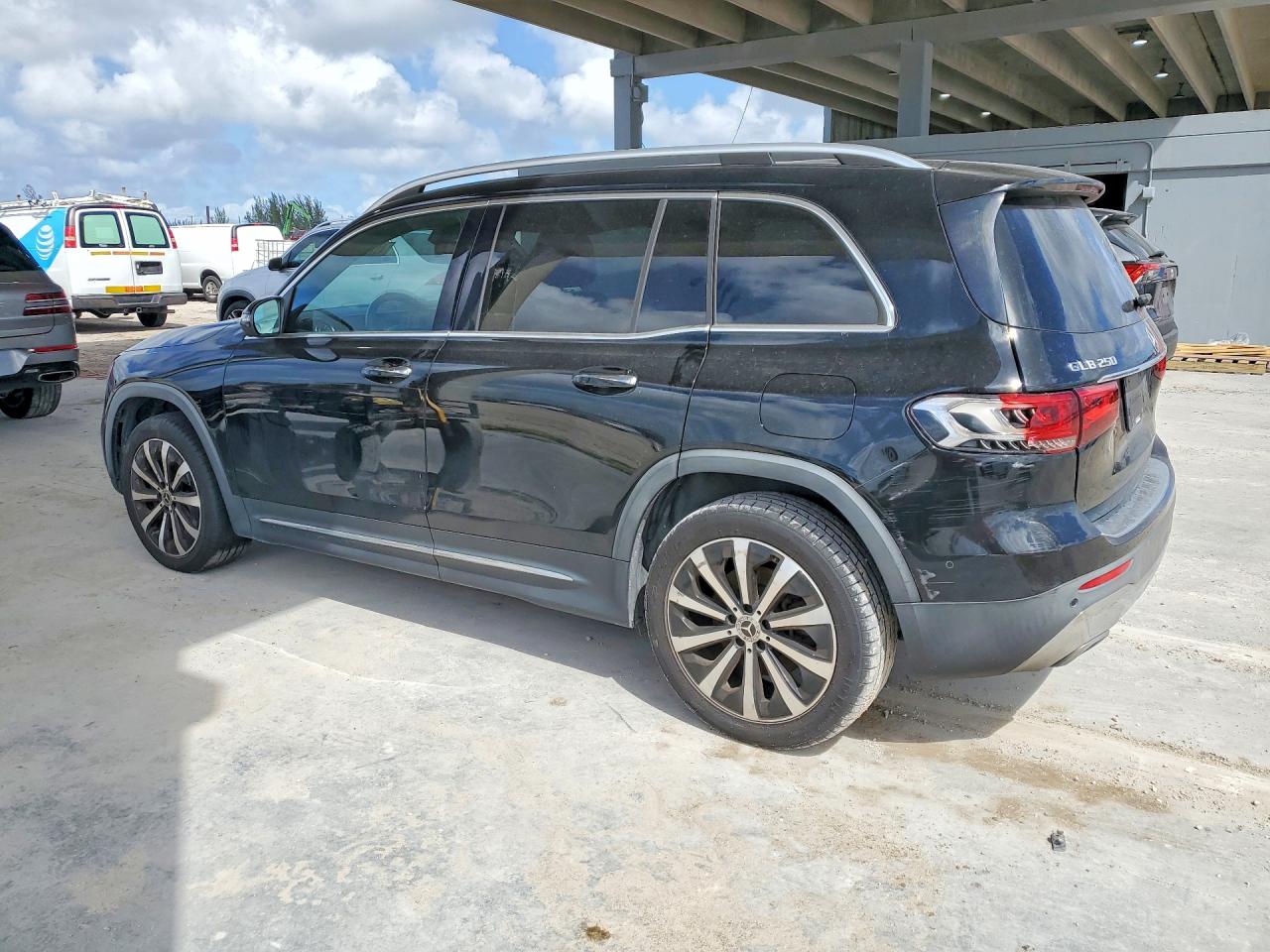 Mercedes-Benz GLB 250