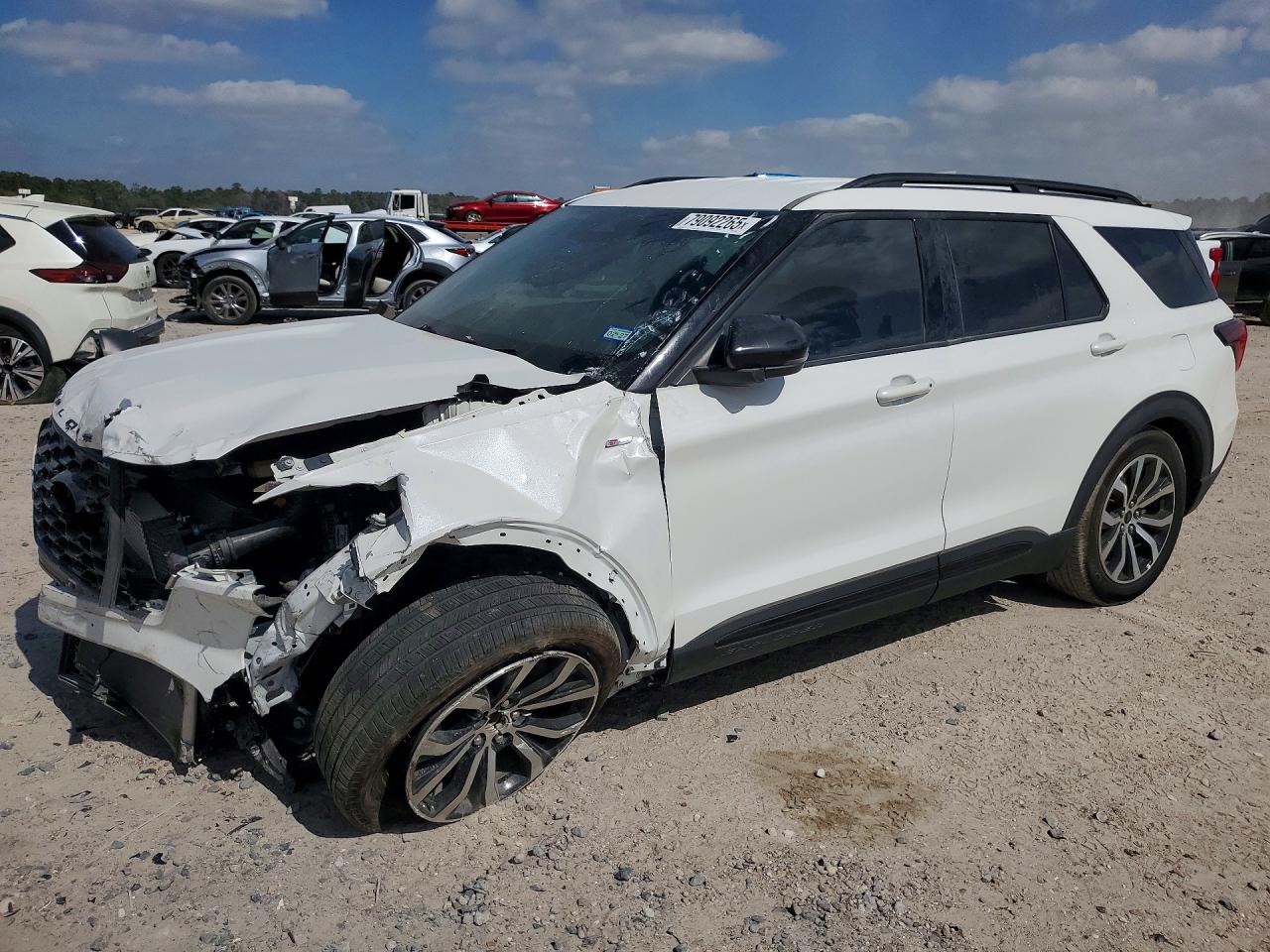 Salvage Ford Explorer Image