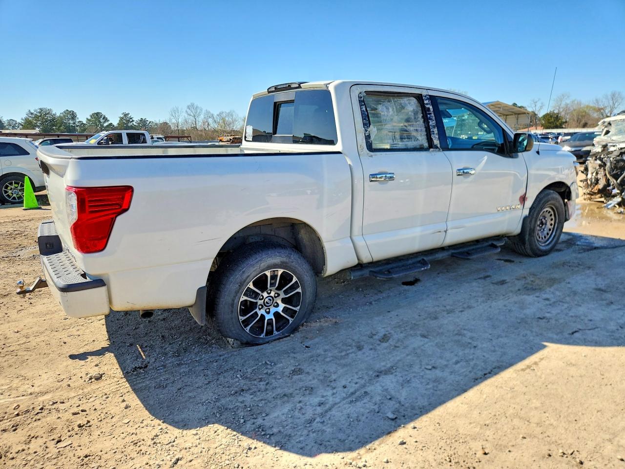 Nissan Titan Sv