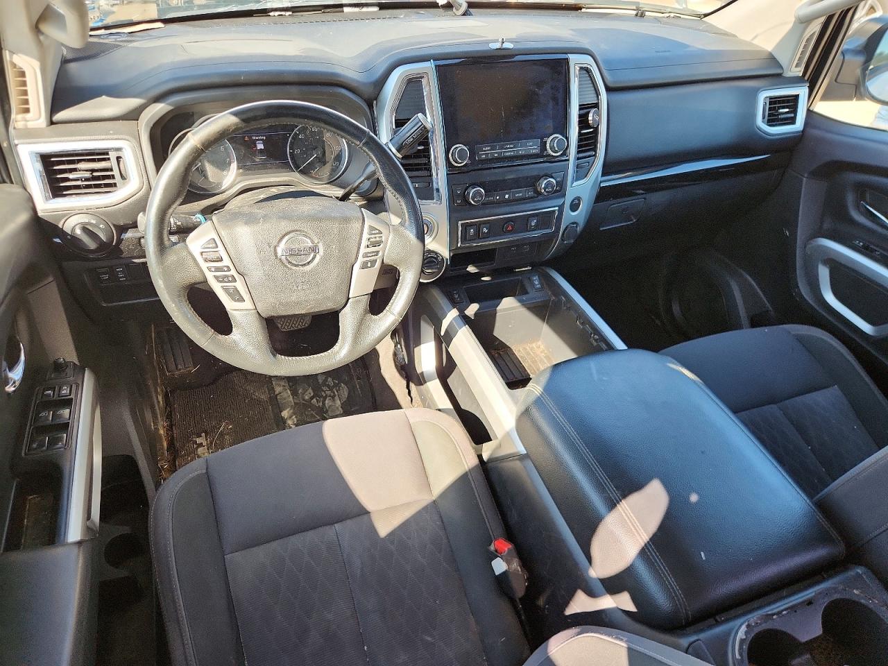 Nissan Titan Sv