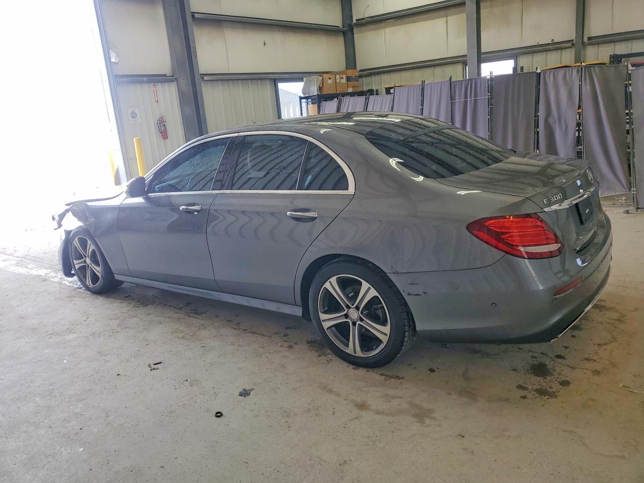 Mercedes-Benz E-Class 300