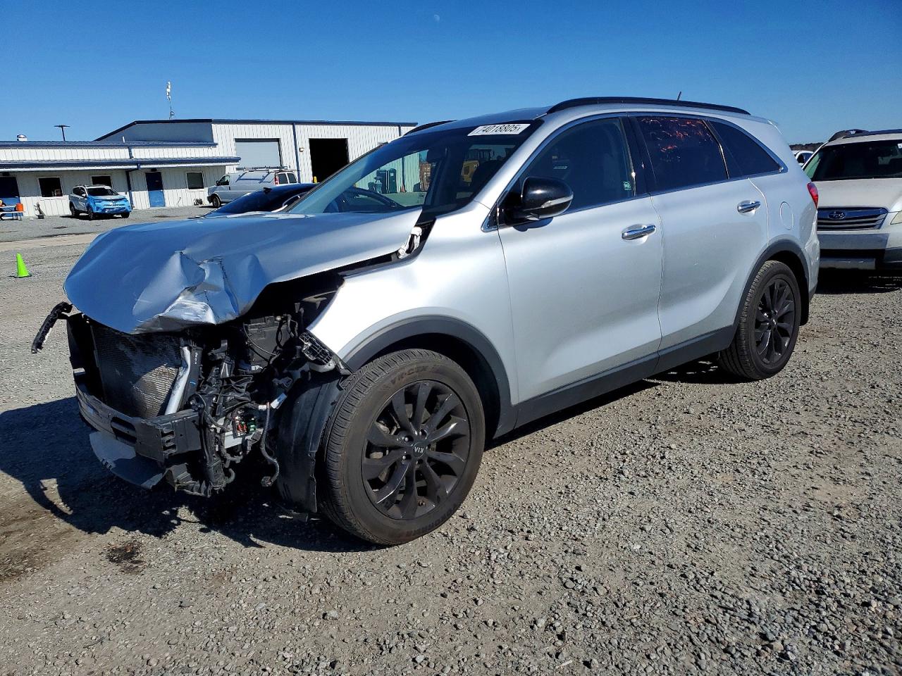 Salvage Kia Sorento Image