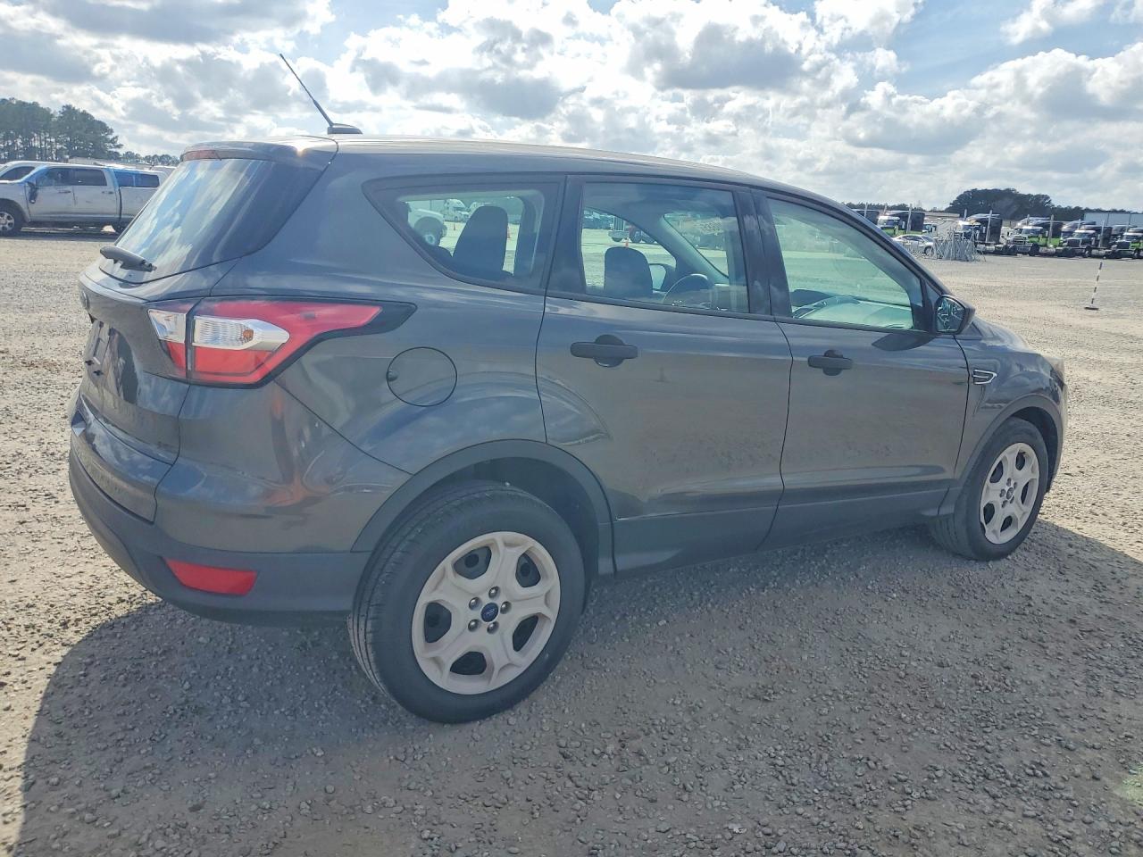 Ford Escape S