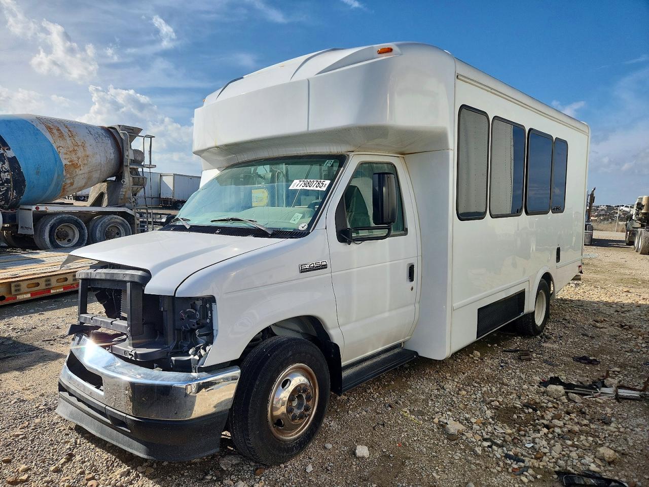 Ford Econoline E350 Super Duty Van