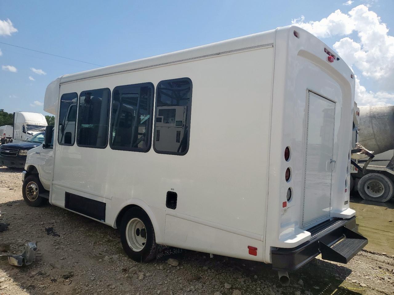Ford Econoline E350 Super Duty Van