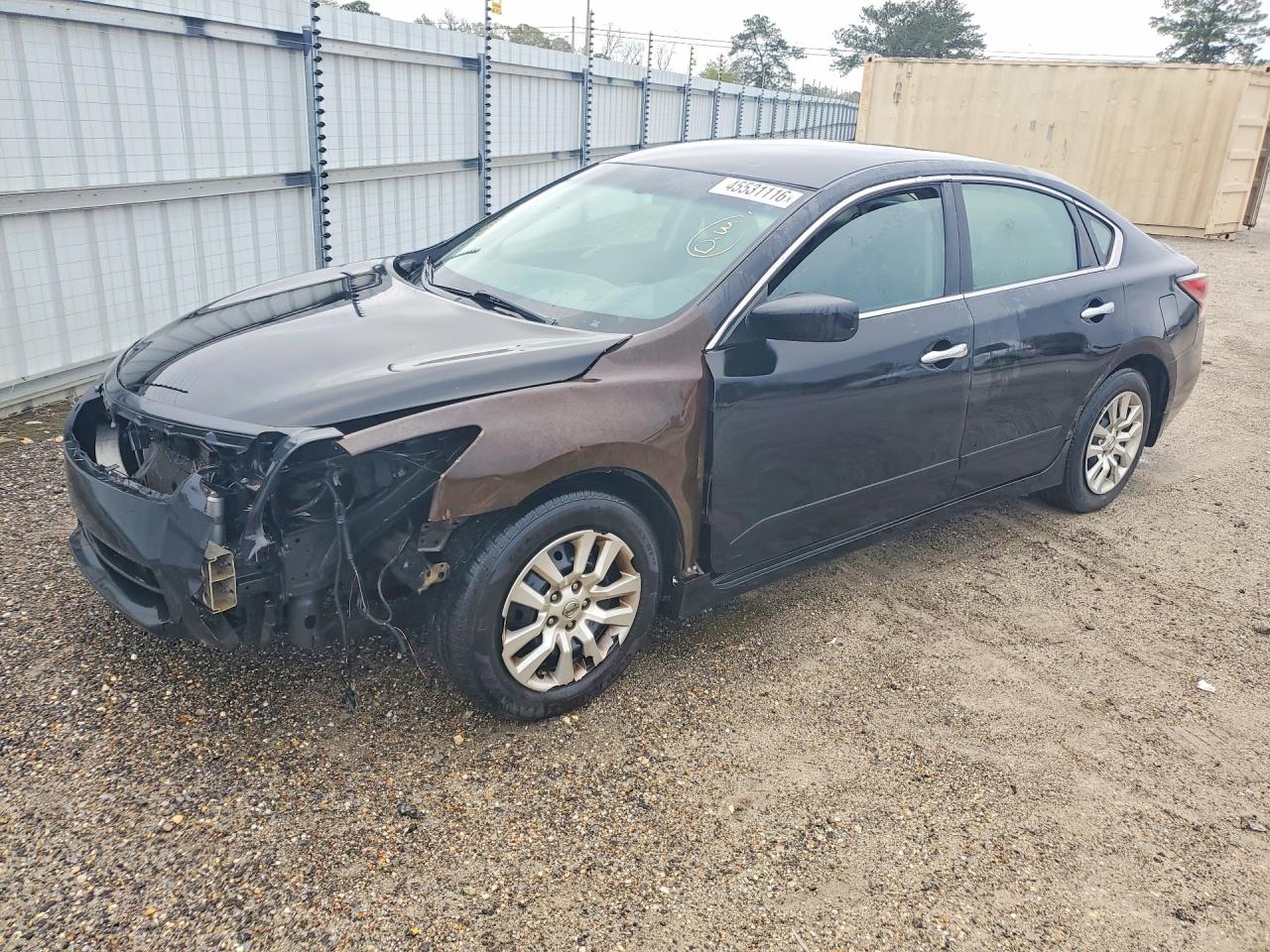 Salvage Nissan Altima Image