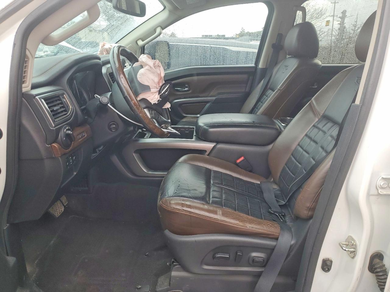 Nissan Titan Platinum Reserve