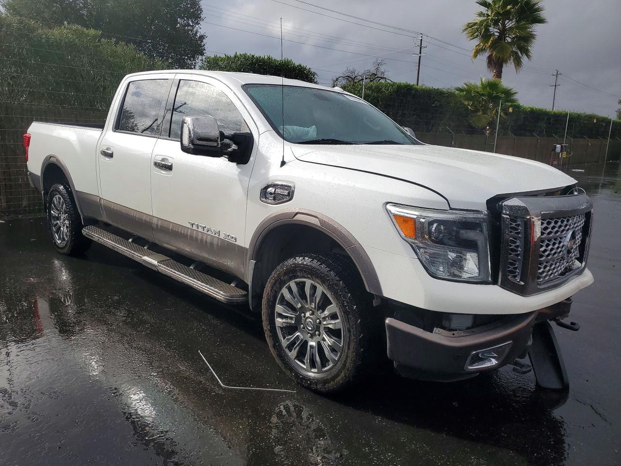 Nissan Titan Platinum Reserve