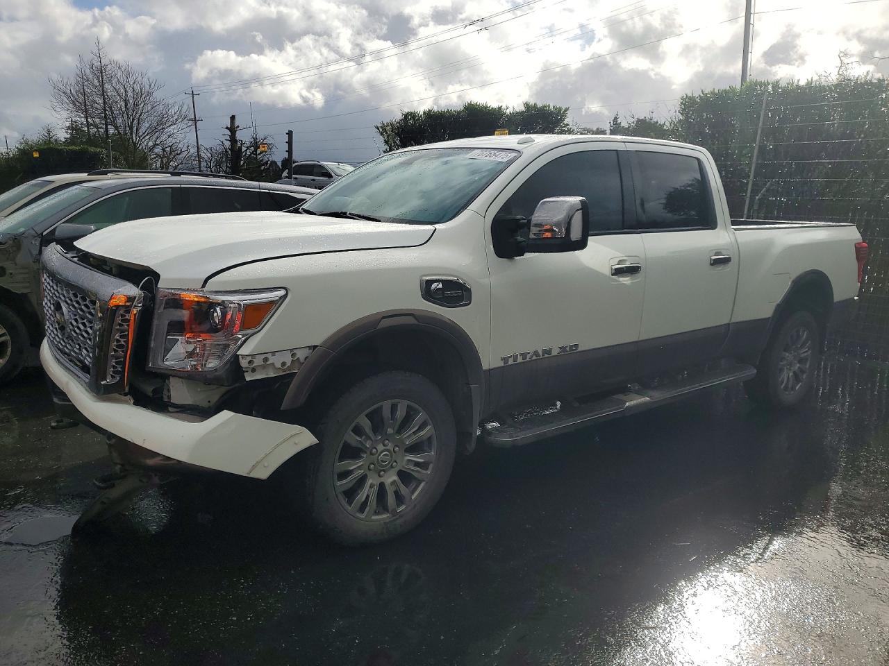 Salvage Nissan Titan Image