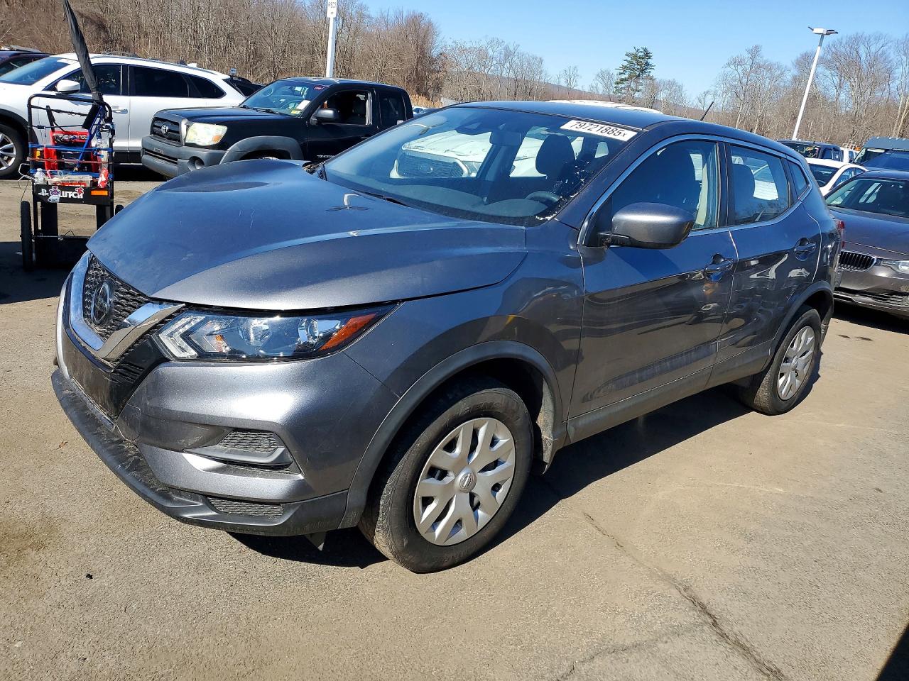 Salvage Nissan Rogue Image