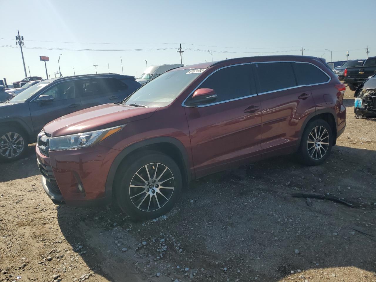 Salvage Toyota Highlander Image