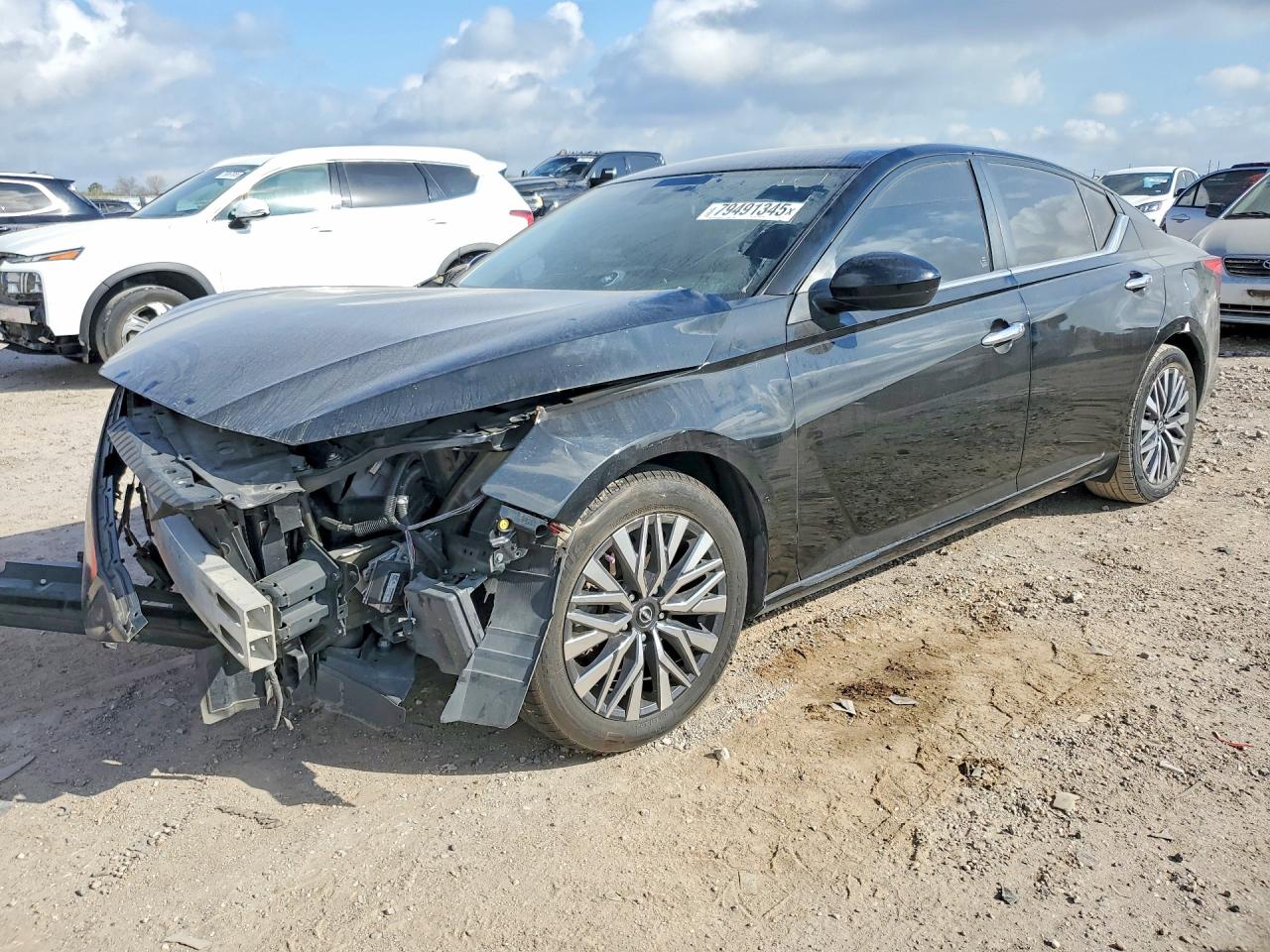 Salvage Nissan Altima Image