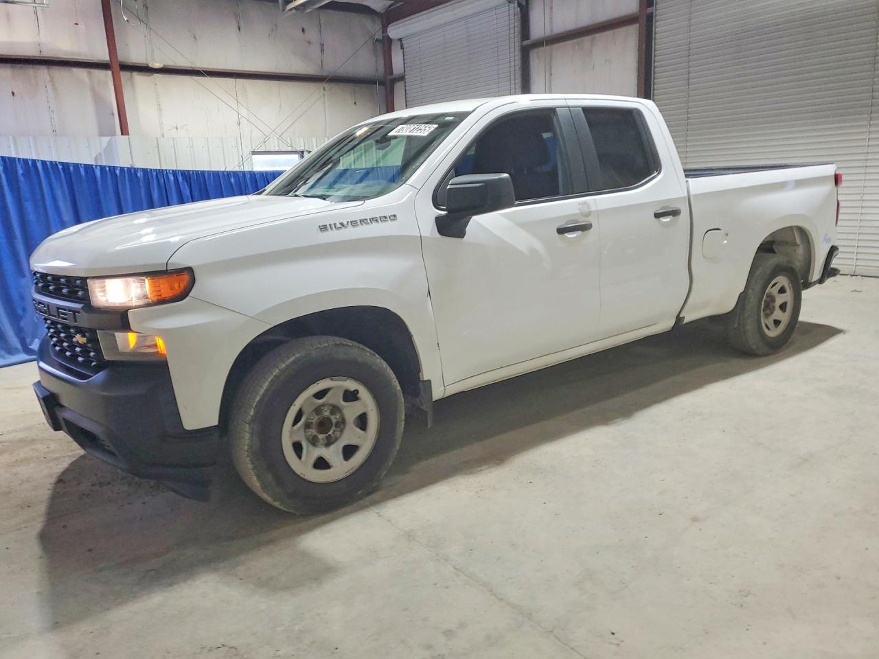 Salvage Chevrolet Silverado Image