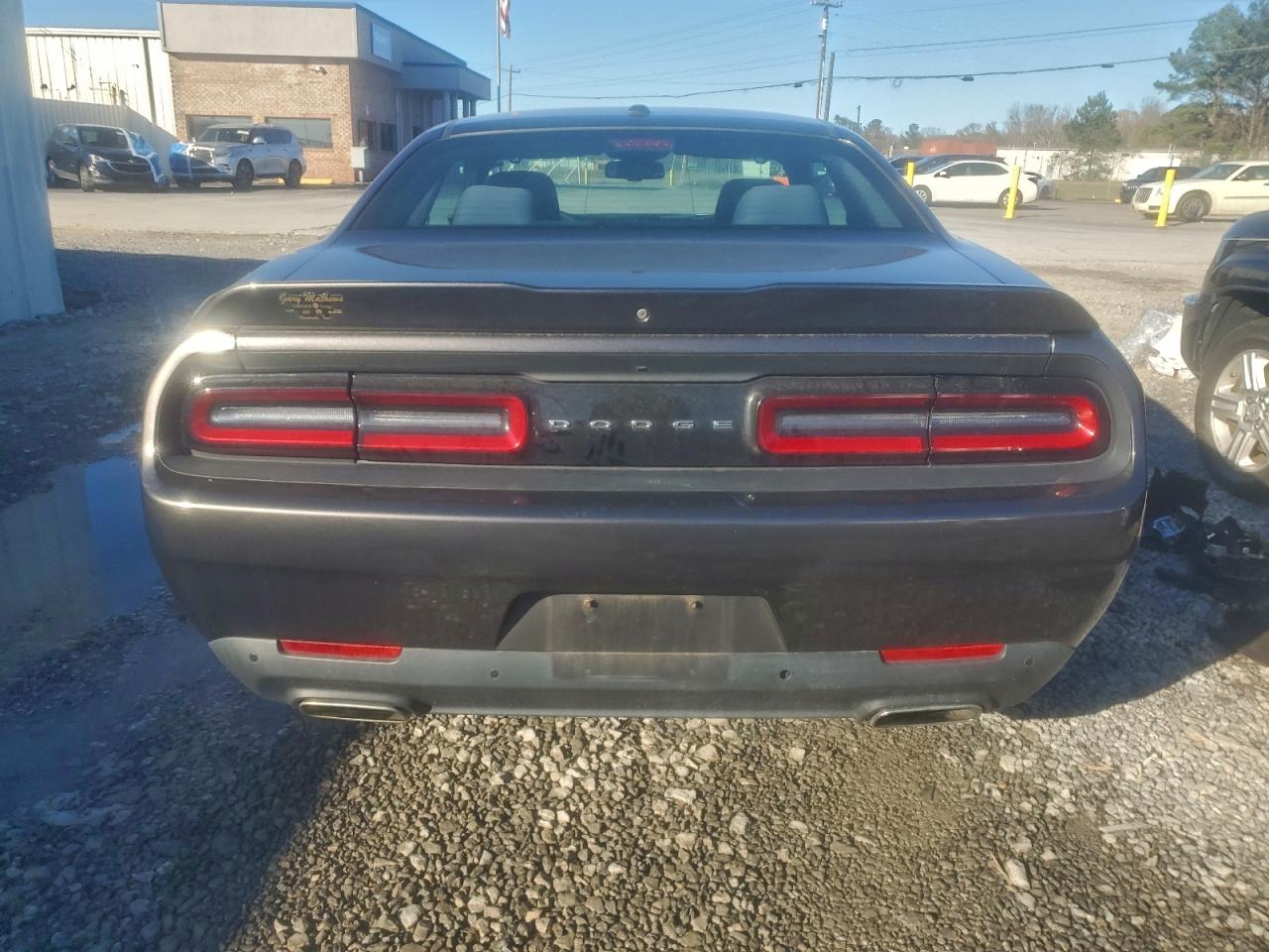 Dodge Challenger Sxt