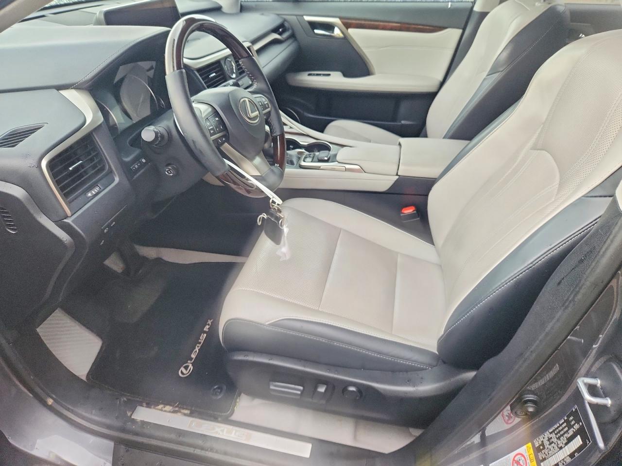Lexus RX Base