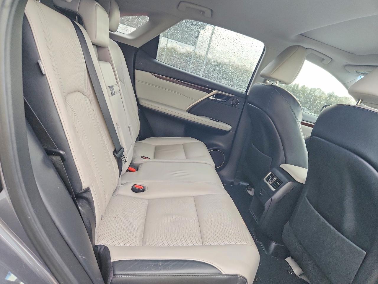 Lexus RX Base