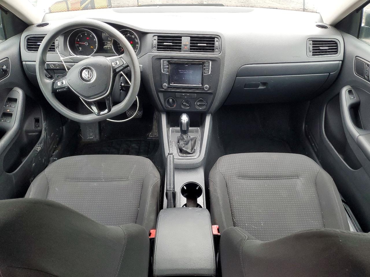 Volkswagen Jetta S