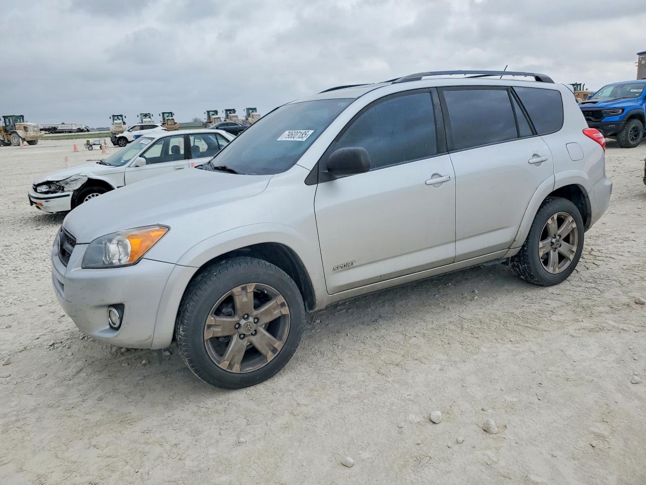 Salvage Toyota RAV4 Image
