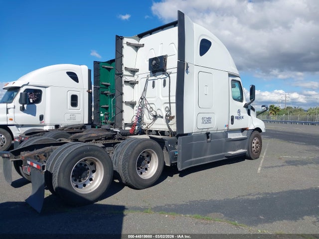 Freightliner New Cascadia 126