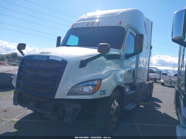 Freightliner New Cascadia 126