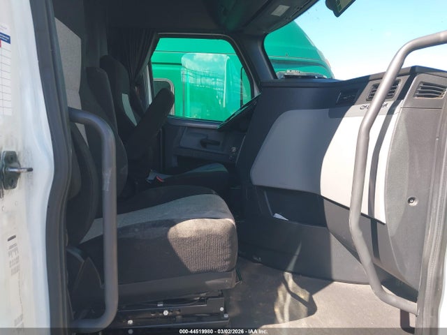 Freightliner New Cascadia 126