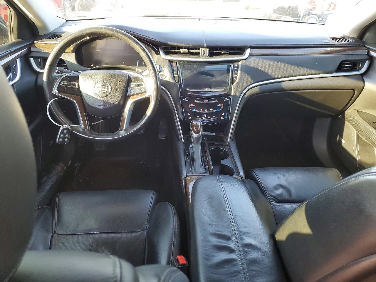 Cadillac XTS Luxury Collection