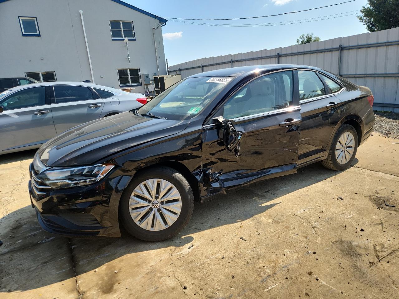 Salvage Volkswagen Jetta Image