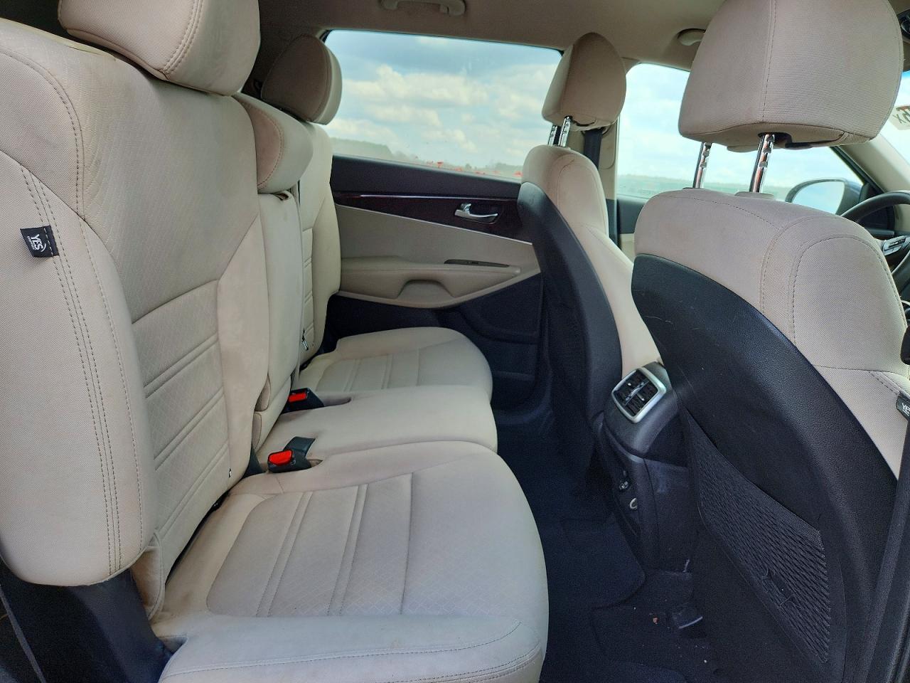 Kia Sorento Lx V6