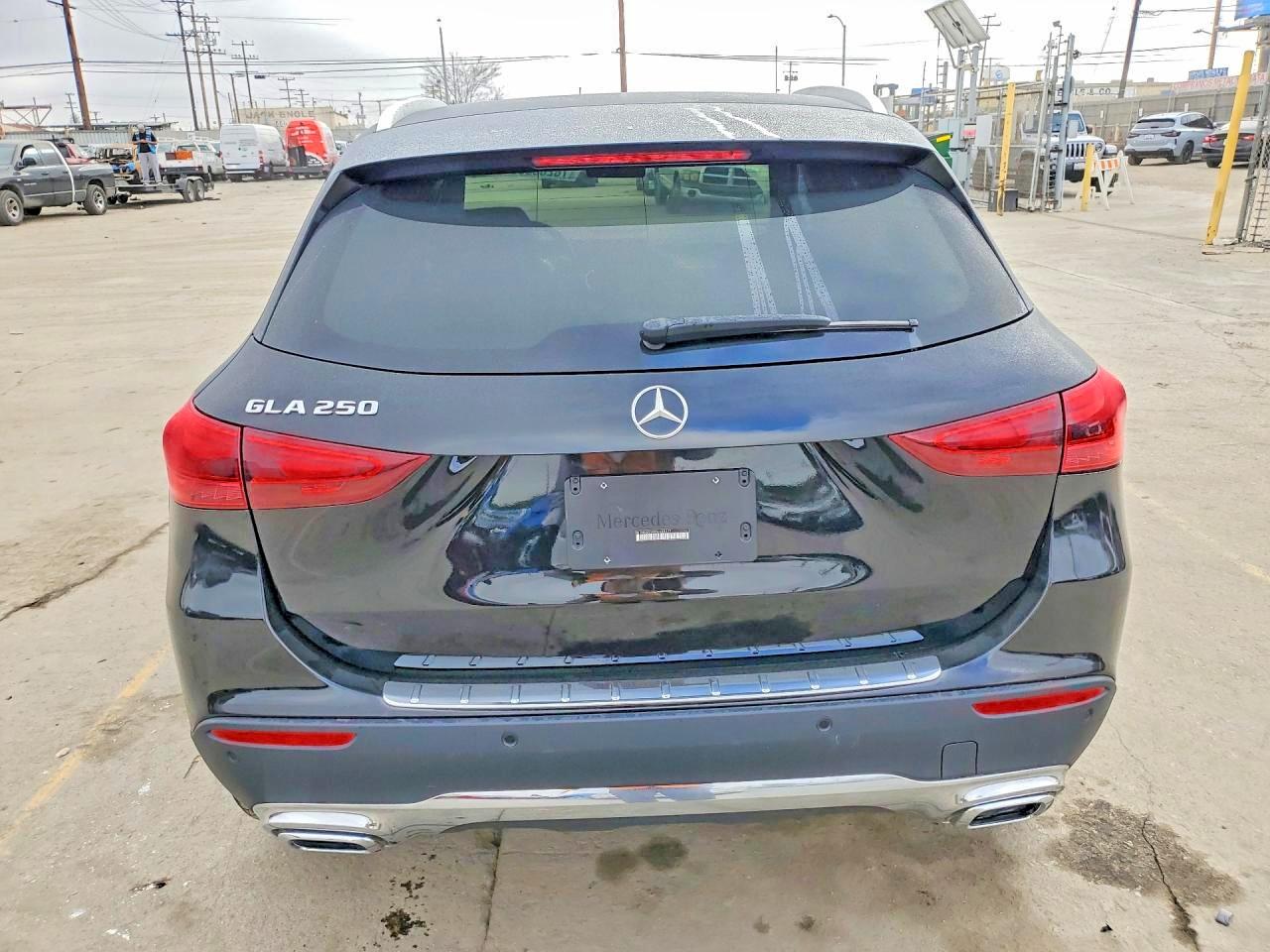 Mercedes-Benz GLA 250