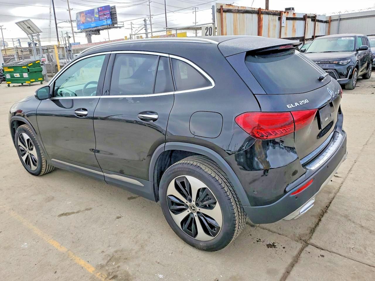 Mercedes-Benz GLA 250