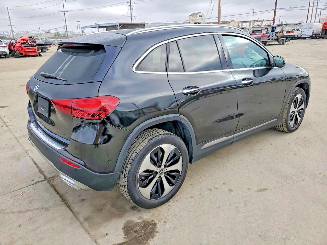 Mercedes-Benz GLA 250