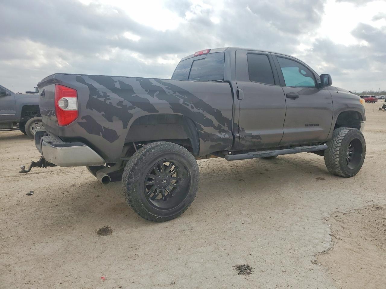 Toyota Tundra Sr5