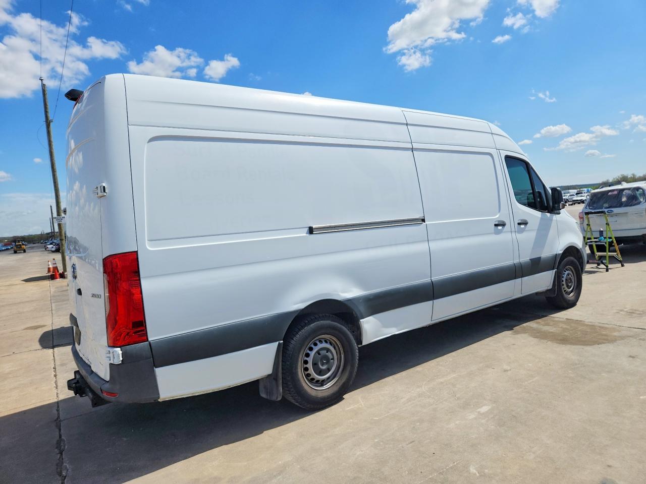 Mercedes-Benz Sprinter 2500