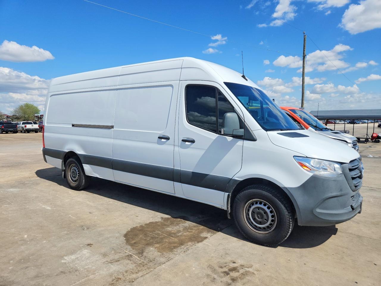 Mercedes-Benz Sprinter 2500