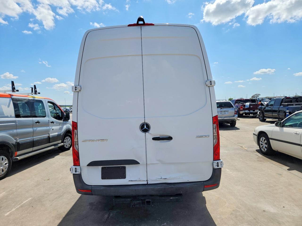 Mercedes-Benz Sprinter 2500