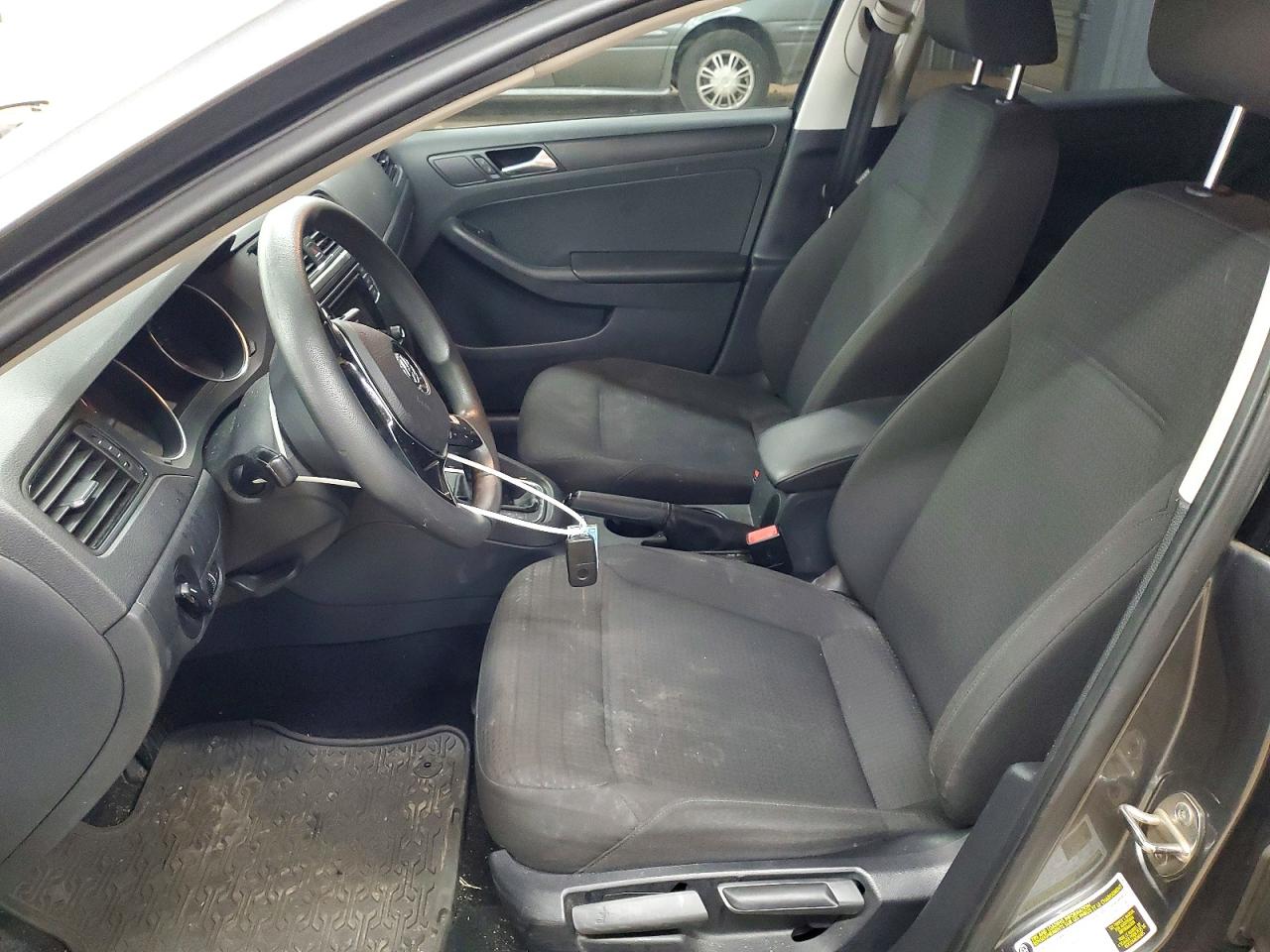 Volkswagen Jetta S